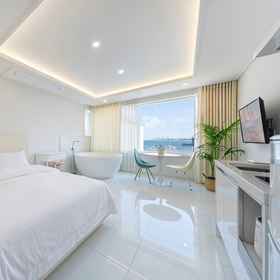 Hotel Main Pic 1 Gangneung Casa Clara Pension, Hotel Pintu Utama Sekolah Tinggi Perempuan Gangneung