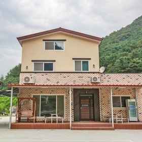 Hotel Main Pic 1 Wonju Sogeumsan Pension, Boryunsa Hotels
