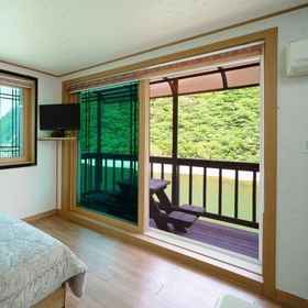 Hotel Main Pic 1 Hongcheon Memories Pension, Seoksan Gas Station Hotels
