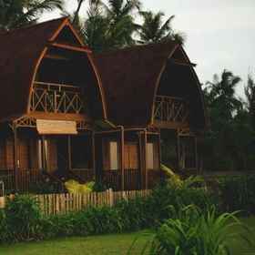 Hotel Main Pic 1 Momo’s Surf Shack, Khách sạn Cảng Bốc Xếp Hàng Hóa Đường Biển Sinabang