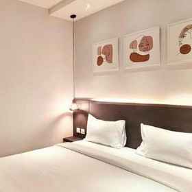 Hotel Main Pic 1 oxy suites 1-01B ที่ Shop House Meisterstadt Pollux Habibie, โรงแรม & ที่พัก Lanud Hang Nadim