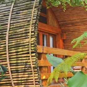 Hotel Main Pic1Lagoona Beach Bungalows - Eco Resort Batukaras，努沙维鲁机场飯店