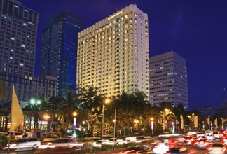 Khác Diamond Hotel Manila