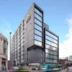 Holiday Inn Express Manchester City Centre By IHG 1 ฮอลิเดย์ อินน์ เอ็กซ์เพรส แมนเชสเตอร์ ซิตี้ เซ็นเตอร์, โรงแรม & ที่พัก The Comedy Store
