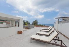 Others 4 The Palms Kamala