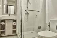 In-room Bathroom N3 Hotel Zainul Arifin