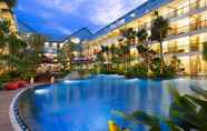 Swimming Pool 6 Ramada Encore by Wyndham Bali Seminyak