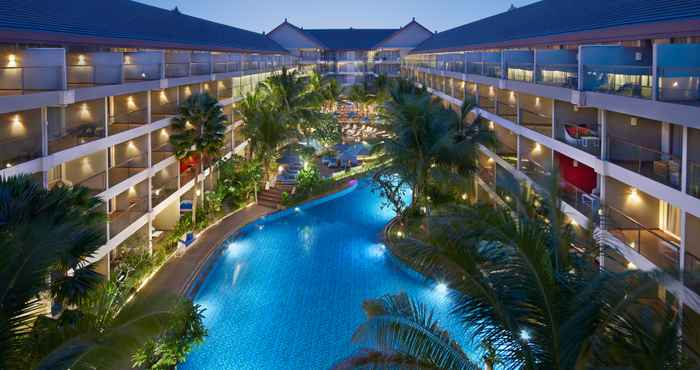 สระว่ายน้ำ Ramada Encore by Wyndham Bali Seminyak