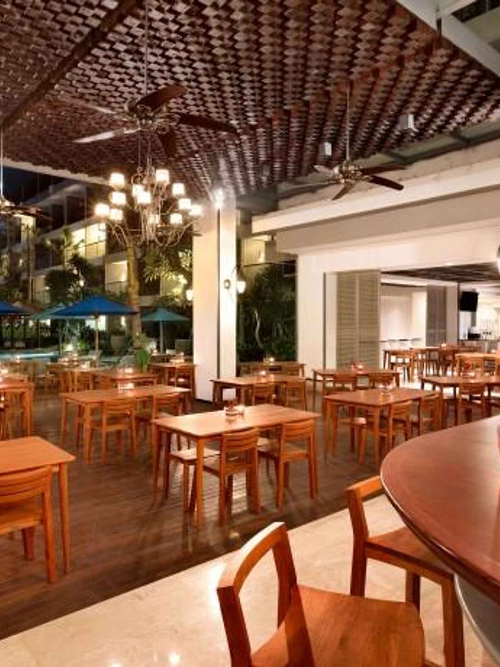 Bar, Kafe, dan Lounge Ramada Encore by Wyndham Bali Seminyak