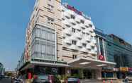 Exterior 3 d'primahotel WTC Mangga Dua