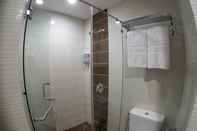 Toilet Kamar d'primahotel WTC Mangga Dua