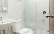 Toilet Kamar 5 Hotel 88 Mangga Besar VIII By WH