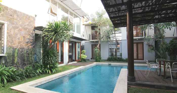 Kolam Renang Chic Quarter