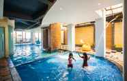 Swimming Pool 2 The Gloria Suites Grogol, Jakarta 