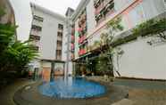 Hồ bơi 2 MaxOneHotels.com @ Bounty Sukabumi