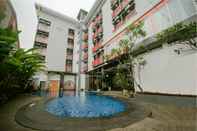 Swimming Pool MaxOneHotels.com @ Bounty Sukabumi