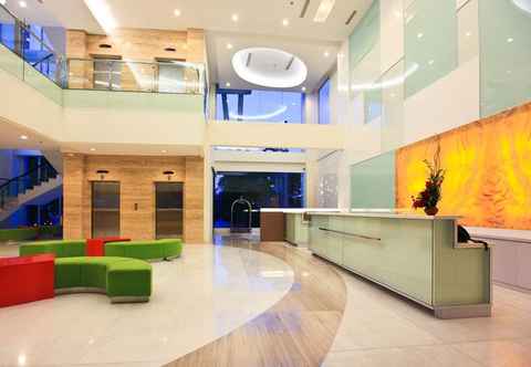 Lobby Everbright Hotel Surabaya