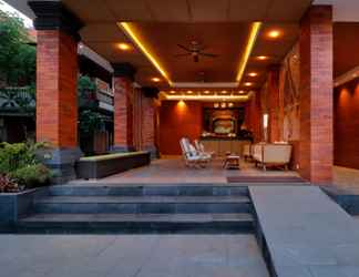 Lobi 2 Adi Dharma Hotel Legian