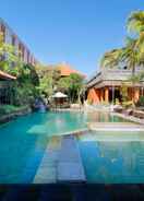 SWIMMING_POOL Adi Dharma Hotel Legian