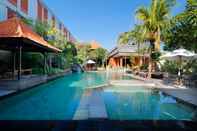 Swimming Pool Adi Dharma Hotel Legian