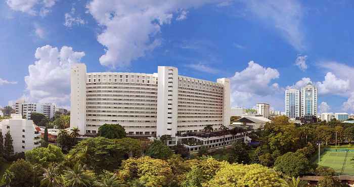 Bên ngoài Hotel Borobudur Jakarta