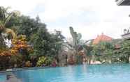Swimming Pool 4 Agung Trisna Bungalows