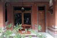 Exterior Puri Dalem Cottages