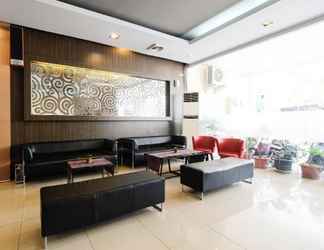 Lobi 2 New Legend Hotel