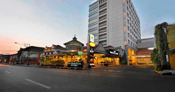 Luar Bangunan Gino Feruci Kebon Jati by KAGUM Hotels