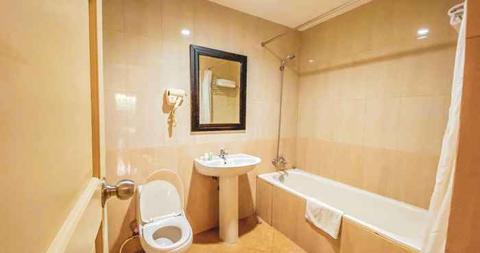 Toilet Kamar Le Krasak Boutique Hotel Malioboro