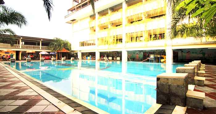 Kolam Renang Nirmala Hotel Denpasar