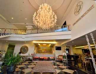 Sảnh chờ 2 Amaroossa Royal Hotel Bogor