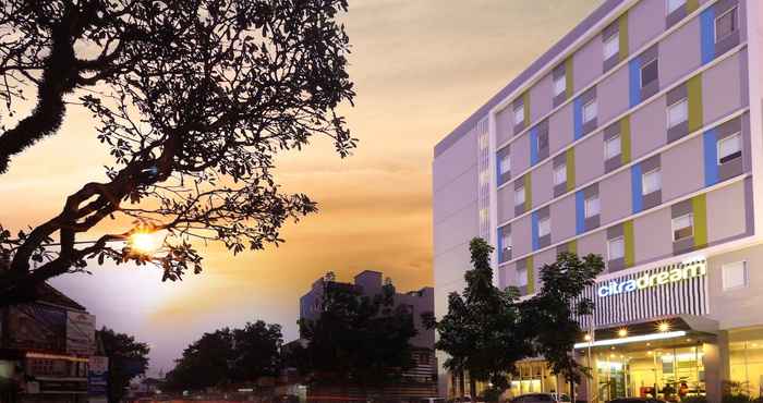 Luar Bangunan Hotel Citradream Bandung