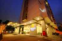 Bên ngoài Triniti Hotel Gajah Mada