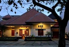 Exterior 2 Merbabu Guest House