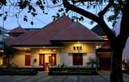 Exterior 2 Merbabu Guest House 