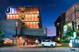 J Hotel Kuta, ₱ 1,052.17