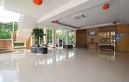 Lobby 4 Aveon Express Hotel Yogyakarta by Daphna International