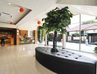 Lobi 2 Aveon Express Hotel Yogyakarta by Daphna International