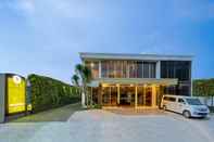 Exterior Aveon Express Hotel Yogyakarta by Daphna International