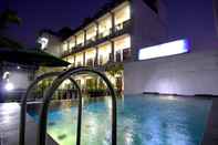 Swimming Pool Tirta Kencana Hotel & Garden Resto