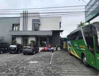 Lobi 2 Tirta Kencana Hotel & Garden Resto