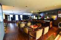 Quầy bar, cafe và phòng lounge Losari Roxy Hotel Jakarta