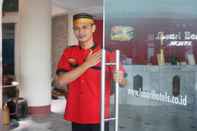 Lobby Losari Beach Hotel Makassar