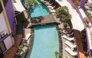 สระว่ายน้ำ 2 Kuta Central Park Hotel