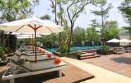 Swimming Pool 3 Delonix Hotel Karawang 