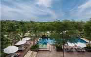 Swimming Pool 2 Delonix Hotel Karawang 