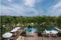 Swimming Pool Delonix Hotel Karawang 