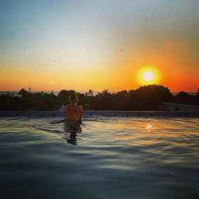 Swimming Pool 1 New Garden View Resort, Joni Restaurant Hotels