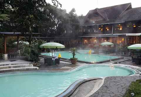 Kolam Renang Sari Ater Hotel